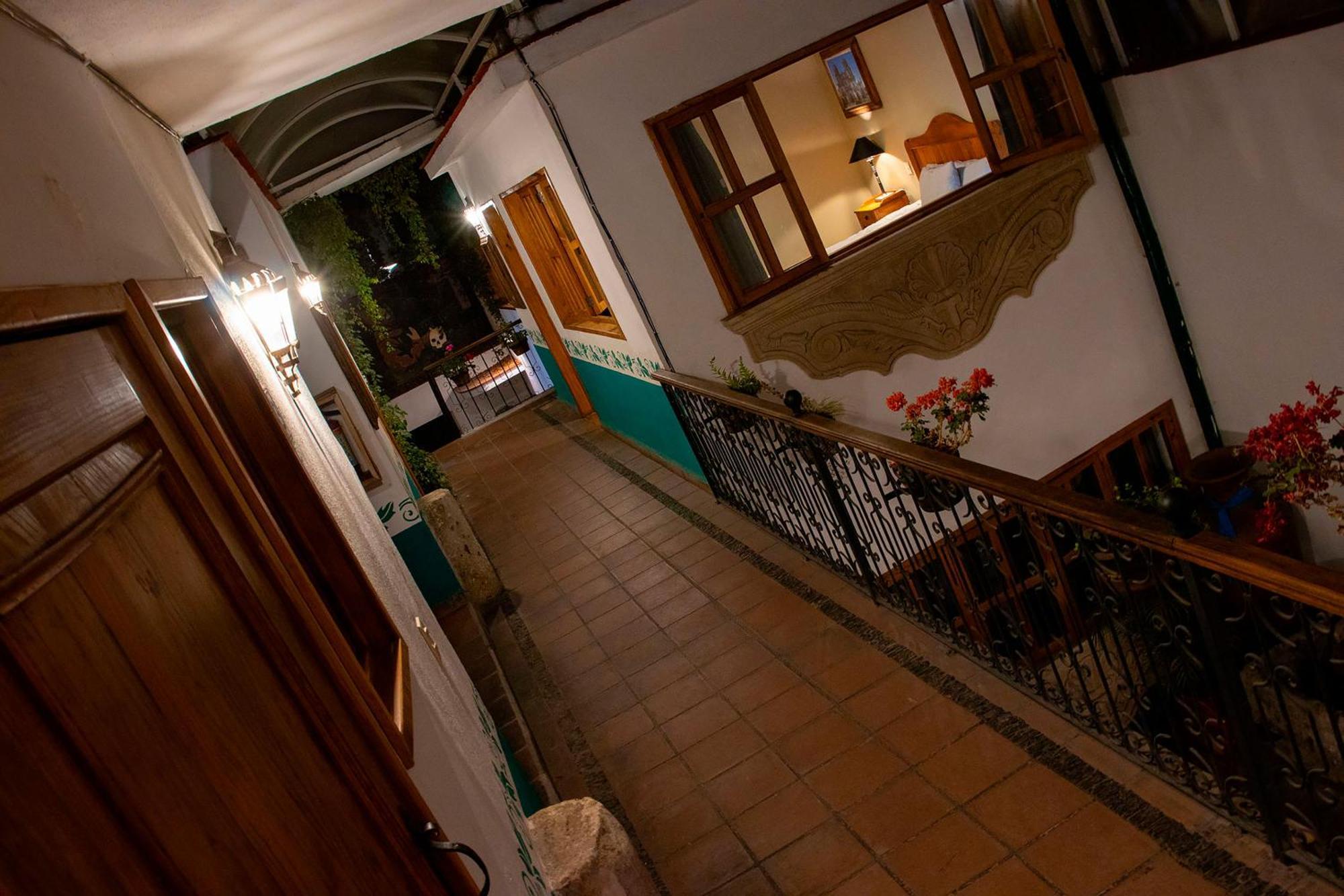 Hotel Casa Del Fraile Морелия Экстерьер фото